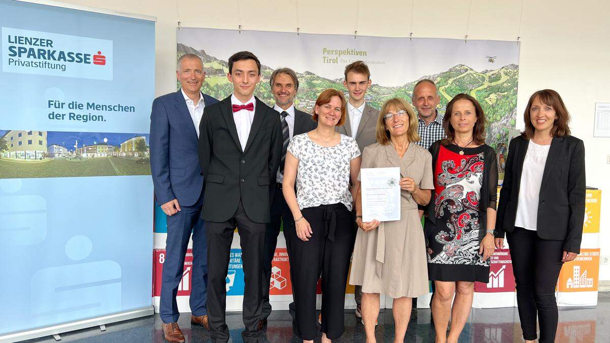 Martin Bergerweiß, Sandro Klein, Josef Pretis, Elke Haubner-Köll, Adamo Valtiner, Sylvia Mattersberger, Lois Waldner, Birgit Hippacher und Barbara Bergmann (von links) 