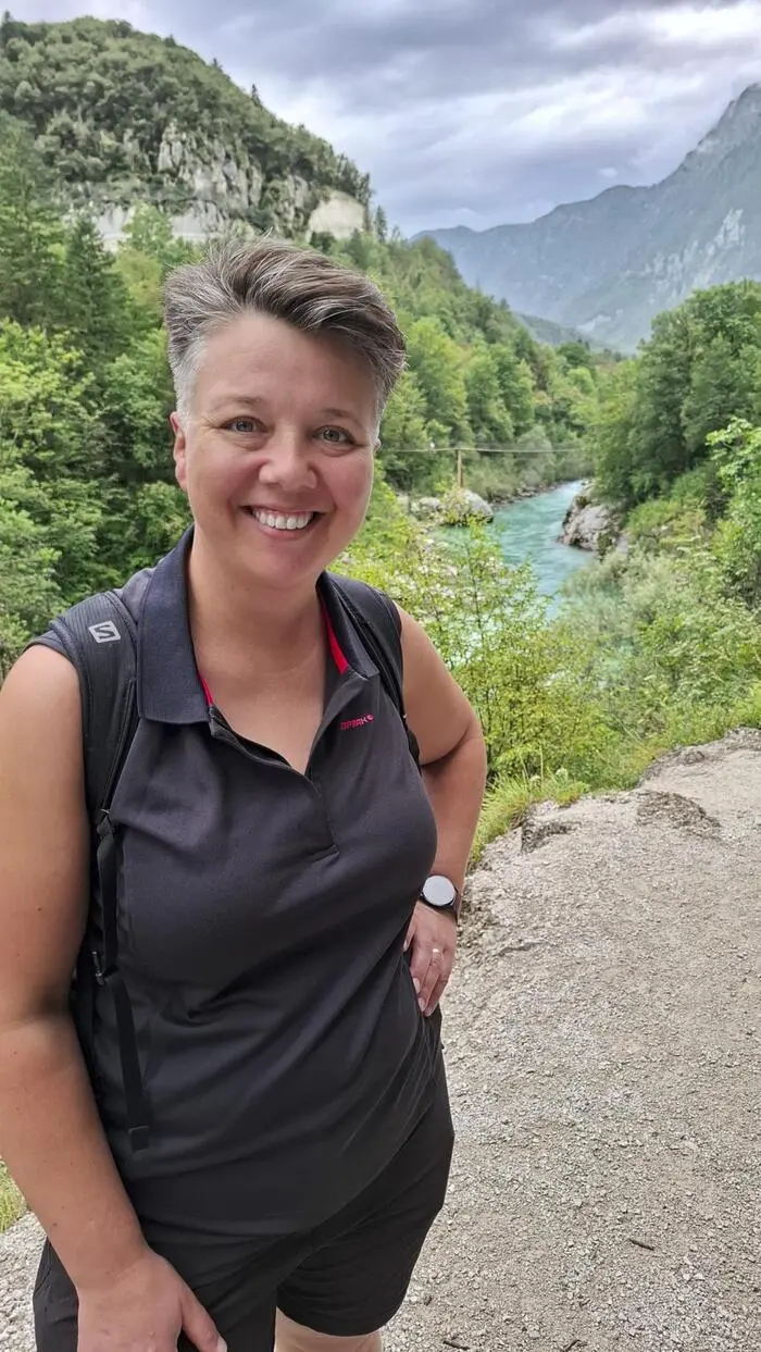 Grünen-Chefin Olga Voglauer geht wandern