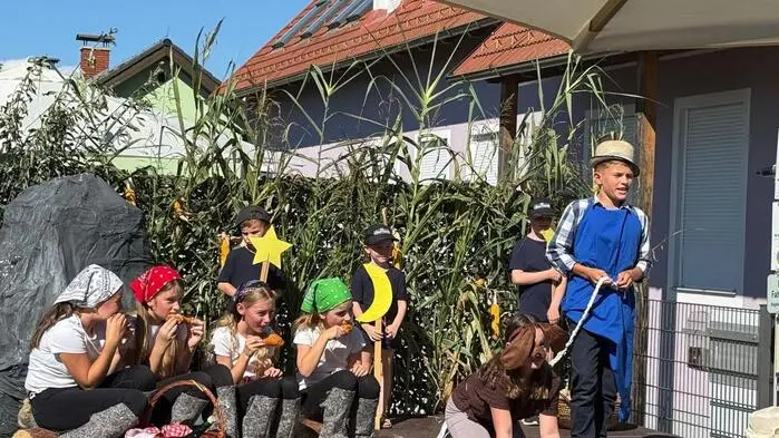 Szenenausschnitt aus der Theateraufführung in St. Anna am Aigen