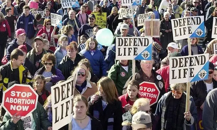 Nichts befeuert den Kulturkampf in den USA bis zum heutigen Tag so sher wie die Legalisierung von Schwangerschaftsabbrüchen auf Bundesebene im Jahr 1973.