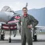 Oberst Roland Miedler vor einem Eurofighter in Zeltweg