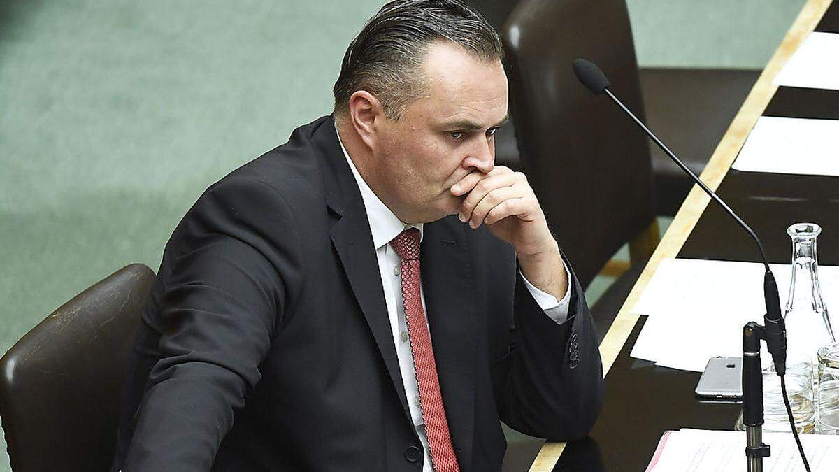 Verteidigungsminister Doskozil bei der Sondersitzung des Nationalrates