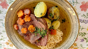 Gekochte Rindfleisch mit Semmelkren.