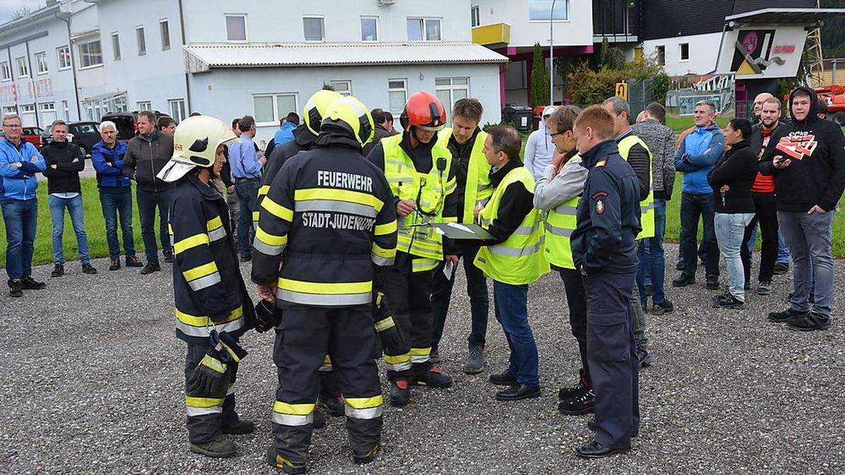 Einsatzbesprechung ohne Einsatz: Bei EagleBurgmann wurde der Ernstfall zum Glück nur geprobt