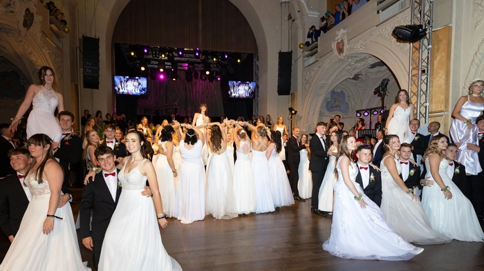 Am Samstag, dem 22. Oktober, fand der Maturaball der Bafep Judenburg im Veranstaltungszentrum Judenburg statt.