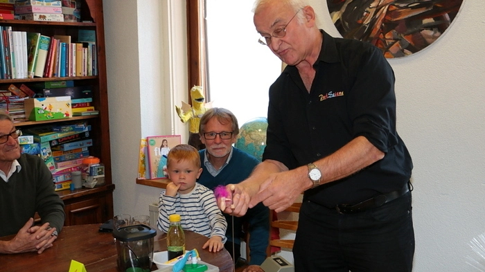 Experimentieren, Staunen und auch Schmunzeln war angesagt beim „Pub Science“, zu dem in die villahafner – Kulturzentrum Maria Lankowitz - geladen wurde.