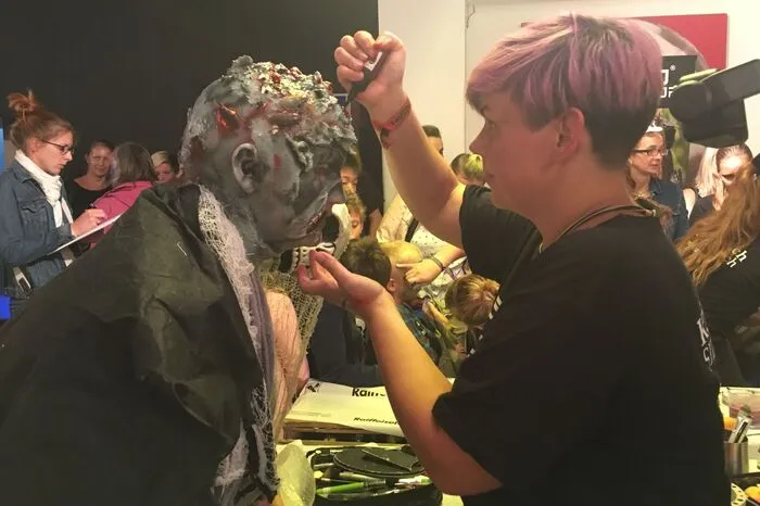 Natürlich durfte auch das Kunstblut nicht fehlen