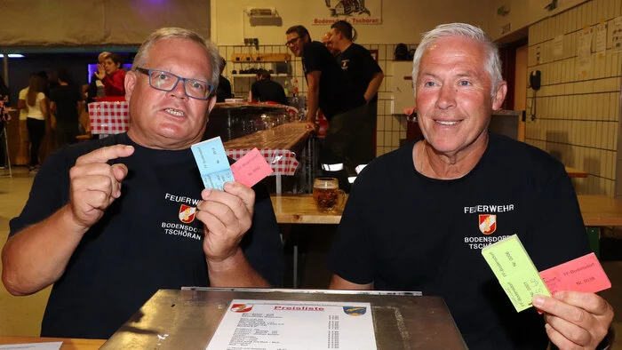 Seit Jahrzenten sind Hans Stichauner und Anton Peterschitz gemeinsam an der Abendkassa tätig!