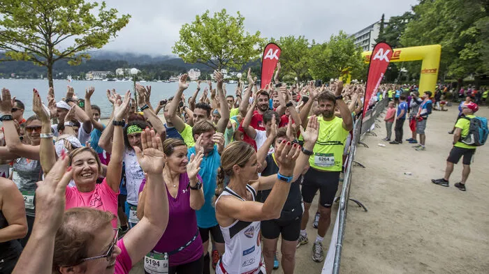 Am Sonntag starteten die Teilnehmer des Viertelmarathons in Pörtschach. Valentin Pfeil setzte sich in 00:32:43 gegen Albert Kokaly und Christian Kresnik durch. Ulrike Maisch war die schnellste Dame, auf den Plätzen zwei und drei folgen Susanne Ölhorn und Andrea Oberbichler.