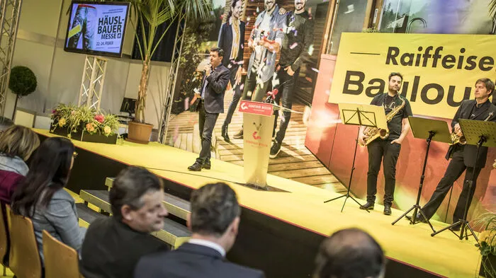In der Raiffeisen-Baulounge wurde am Freitag die Häuslbauermesse eröffnet. Moderator war Seppi Rukavina.