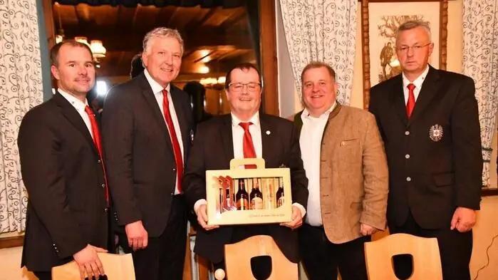 Im Gasthof Hirschenwirt in Schöder kamen Funktionäre und Mitarbeiter des Roten Kreuzes zusammen, um auf ein ereignisreiches Jahr zurückzublicken. 