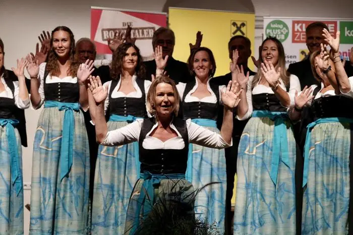 Das Doppelsextett Velden mit Leiterin Nicole Dullnig