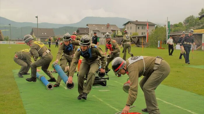 Beim Bereichsfeuerwehrtag Weiz zeigten die Florianis ihr Können in Fladnitz/Teichalm.