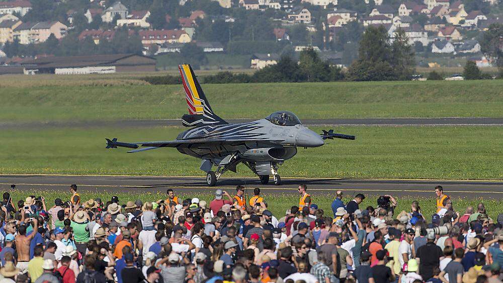 Auch US-Flugzeuge (hier eine F-16 bei der Airpower 2016) waren immer wieder bei der  Flugshow zu sehen. Tourismuschef: Nicht, dass Russland die Airpower als Nato-Großübung im Murtal interpretiert.&quot;