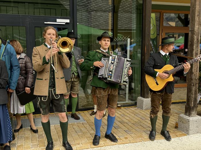 Musikanten spielten an den sechs Stationen der Steirischen Roas in Kalwang auf