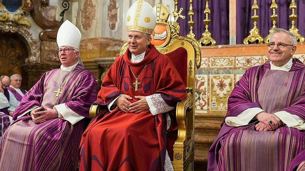 Erzbischof von Salzburg Franz Lackner mit dem emeritierten Bischof Egon Kapellari und der Grazer Diözesanadministrator Heinrich Schnuderl 