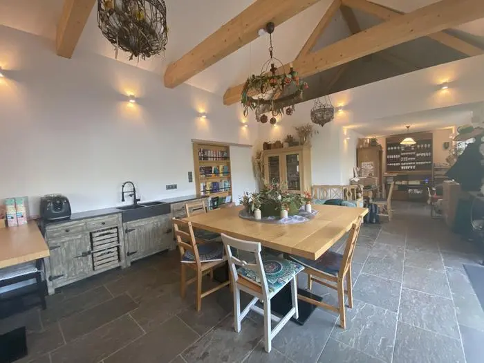 Kürzlich haben die beiden Unternehmer einen Verkostungsraum eingerichtet.