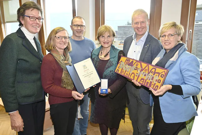 Hildegard Suntinger, Hannelore Hecher, Malta-Bürgermeister Klaus Rüscher, Obfrau Eva Altenmarkter-Fritzer, AMS-Chef Johann Oberlerchner und Martin Wirnsberger.
