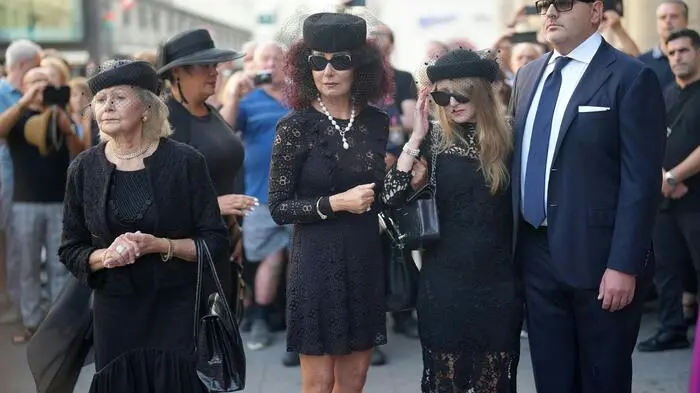 Martha Haidinger, Ex-Frau Christina „Mausi“ Lugner und Tochter Jacqueline Lugner mit Ehemann Leo waren ergriffen.