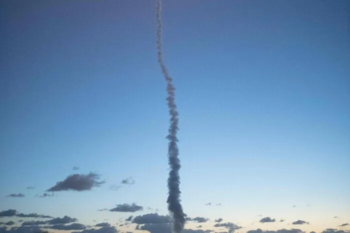  Nach dem Start einer Rakete mit der unbemannten Raumkapsel an Bord am US-Weltraumbahnhof Cape Canaveral kam es zu einem Problem bei der automatischen Zündung der Antriebe.