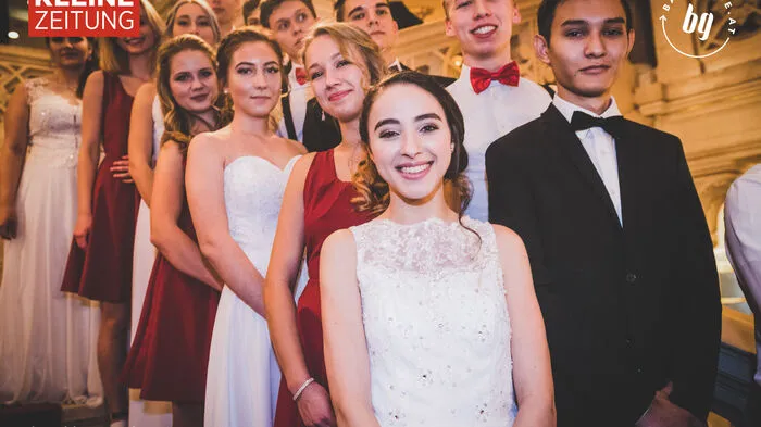 Am Freitag dem 15. Dezember feierten die Maturanten des Akademisches Gymnasium im Grazer Congress unter dem Motto how i met my classmates - Es war legendär!, einen wunderbaren Maturaball. Hier gibt's die schönsten Bilder.