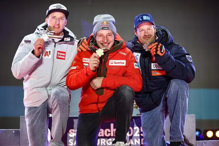 Das Super-G-Podium: Raphael Haaser, Marco Odermatt und Adrian Smiseth Sejersted (von links).