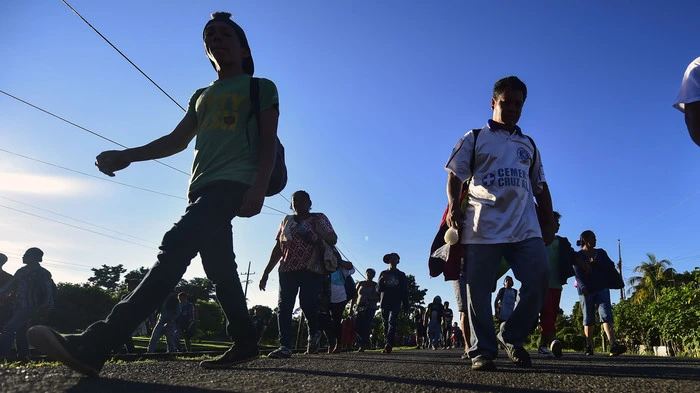 Über 3000 Menschen aus Honduras befinden sich seit einer Woche auf dem Fußweg in die USA. 
