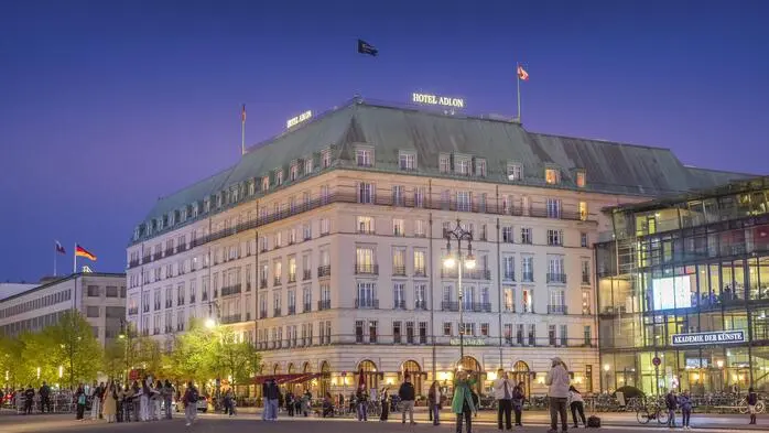 Hotel Adlon bei Nacht
