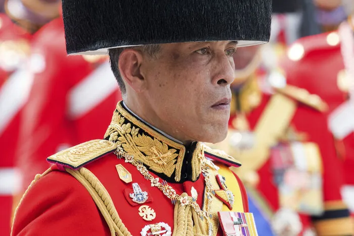 Die fünftägige Zeremonie begann mit einem buddhistischen Ritual, das von Bhumibols Sohn und Thronfolger Maha Vajiralongkorn - Rama X. - geleitet wurde.