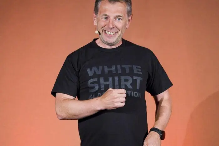 Der Kabarettist aus Graz nahm sein Publikum mit auf eine irrwitzige Reise durch Alltagssituationen, in die man lieber nicht selbst geraten möchte.