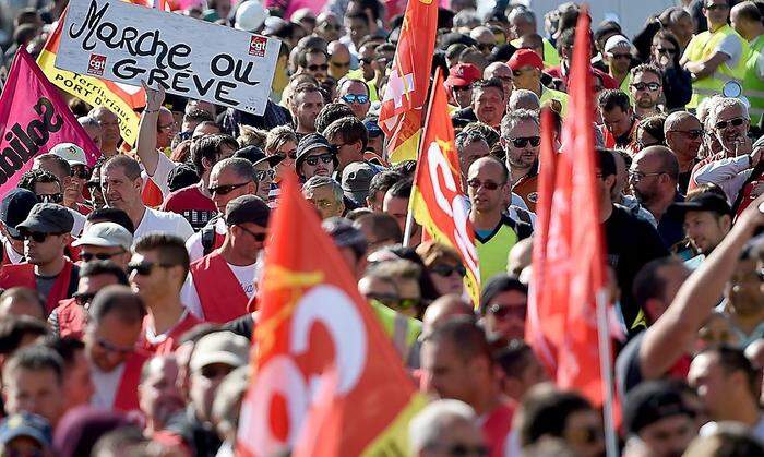 Im ganzen Land wird, wie hier in Marseille, protestiert.