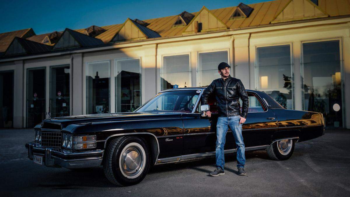 Wie neu: Dean Zizek mit seinem Cadillac, Baujahr 1974, den er auch für Ausfahrten nutzen will, „um anderen eine Freude zu machen“ 