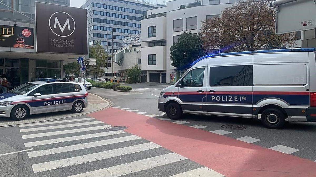 Teile der Innenstadt waren abgesperrt, mehrere Dutzend Polizisten standen im Einsatz