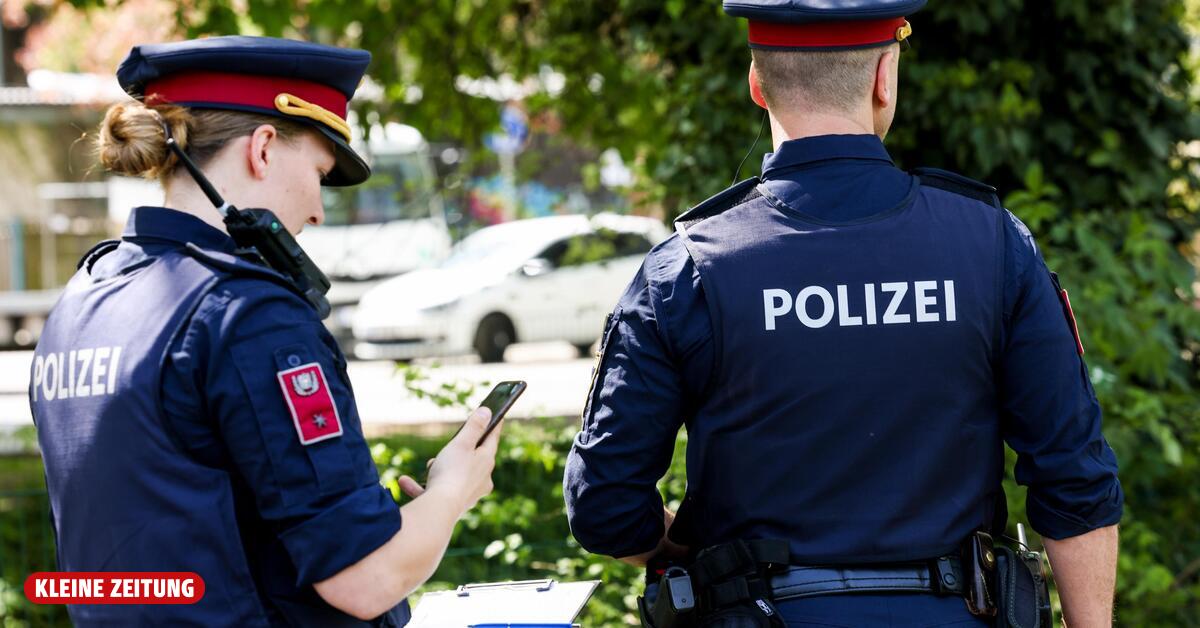 Police officer sent Graz woman a 