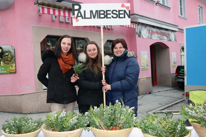 Auch selbstgemachte Palmbuschen gab es am Bleiburger Schinkenfest zu kaufen.