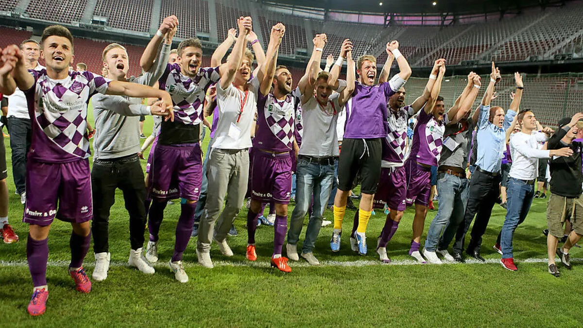 Die Freude bei den Spielern von Austria Klagenfurt nach dem 4:1-Sieg gegen Parndorf war grenzenlos 