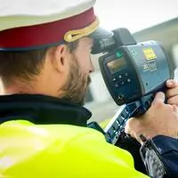 Der 19-Jährige raste vor einer Polizeikontrolle davon (Sujetbild)