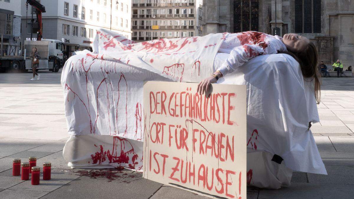 Proteste gegen die hohe Zahl an Femiziden in Österreich