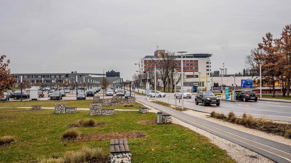 Unter dem Parkplatz im Westen des Klinikums befindet sich die Trinkwasserquelle.