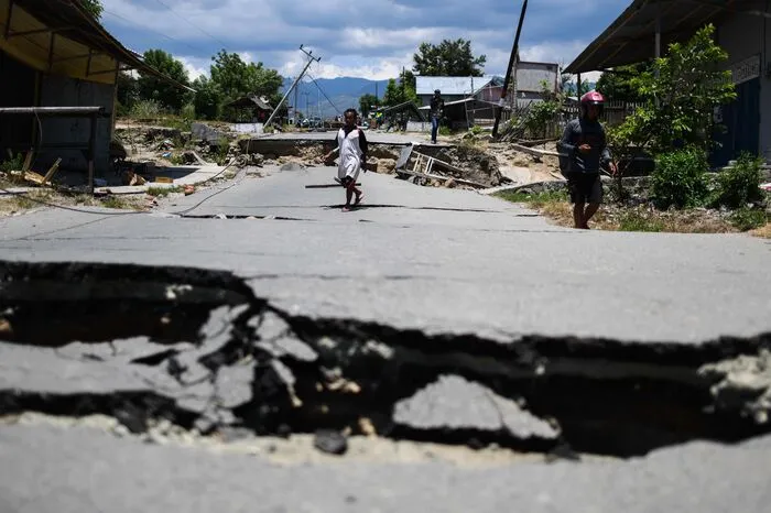 Am Dienstag wurde der Süden Indonesiens von zwei weiteren Beben erschüttert. Vor der Insel Sumba wurde zunächst ein Beben der Stärke 5,9 gemessen, kurz darauf ein Beben der Stärke 6,0. Berichte über schwere Schäden auf der Insel mit rund 750.000 Bewohnern lagen zunächst nicht vor.  