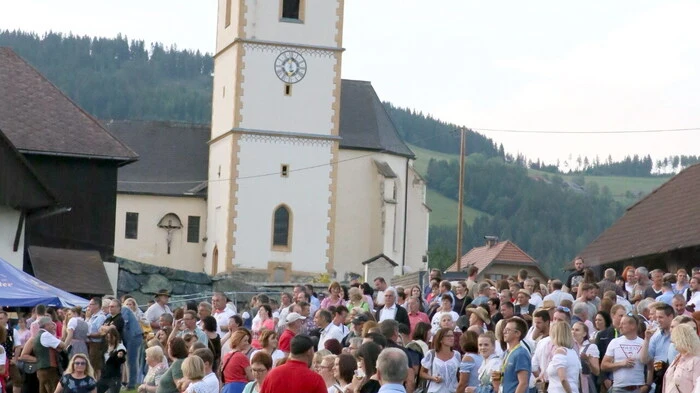 War das eine Party! Anlässlich des 100-Jahr-Jubiläums lud die Sängerrunde (SR) Kraßnitz im Gurktal unter Obmann Wolfgang Krassnitzer zum großen Fest auf 950 Meter Seehöhe. 