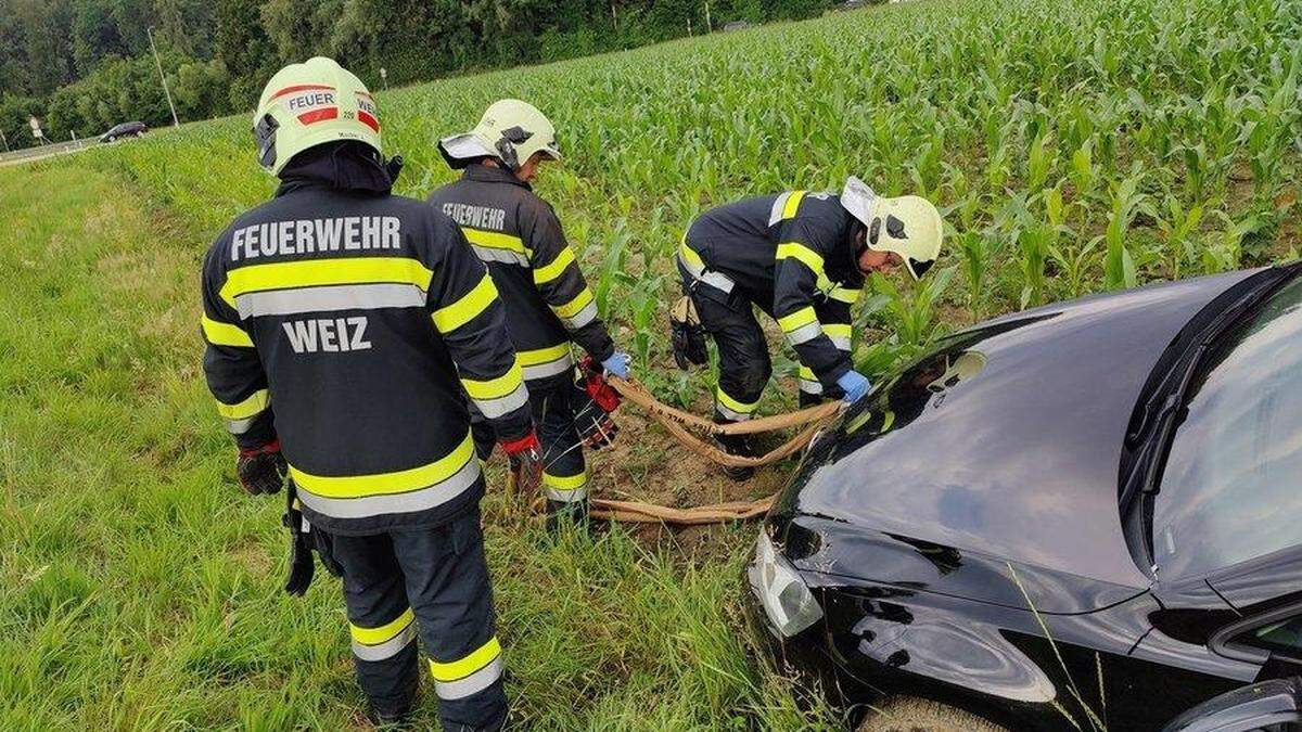 Der Pkw-Lenker wurde unbestimmten Grades verletzt