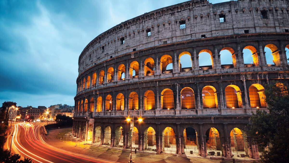 Das Kolosseum in Rom ist ein Wahrzeichen der Ewigen Stadt