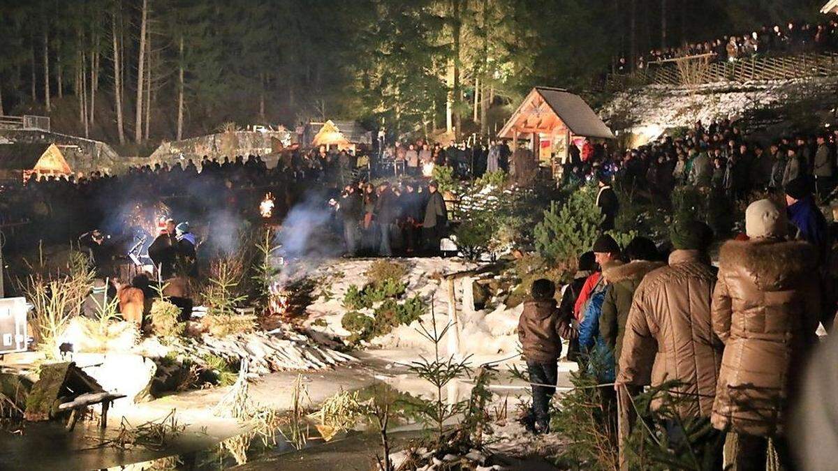 Tausende Besucher stürmen jährlich das Apfelberger Adventsingen