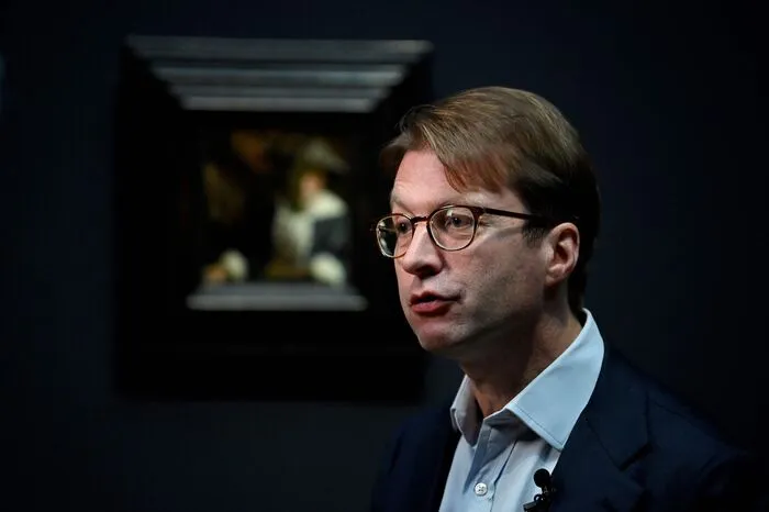 "Wir hätten es nicht für möglich gehalten, dass so viele Museen bereit sind, ihre Topstücke auszuleihen", sagte Rijksmuseum-Direktor Taco Dibbits. "Wir können mit dieser Ausstellung einer neuen Generation auf höchstem Niveau die Malkunst Vermeers zeigen und Resultate neuester Forschungen dazu präsentieren."