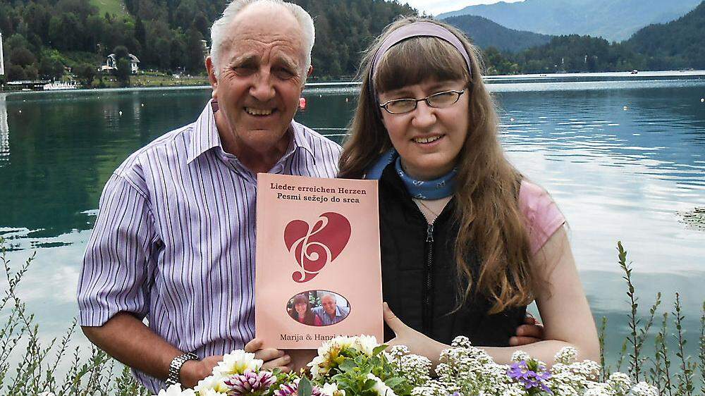Hanzi Arta(c) (68) und seine Tochter Marija (29) vertonen gemeinsam einfühlsame Texte