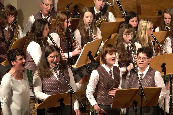 Als Besonderheit trat dieses Jahr der Kinderchor der VS St. Peter mit dem Kinderlied "Grün, Grün, Grün" sowie das Gesangsensemble des MV Rothenthurm - St. Peter auf.  