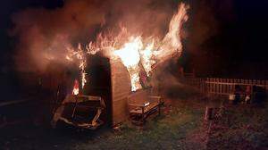 Die FF St. Michael stand Donnerstagnacht bei einem Gartenhüttenbrand im Einsatz