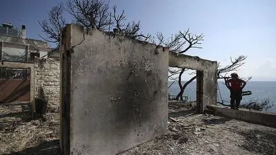 Badeort Mati wurde fast völlig eingeäschert