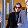 Eva Green mit ihrem Agenten nach dem Gerichtstermin im Jänner